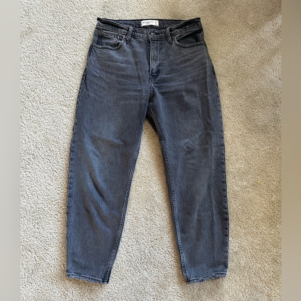 Abercrombie black/gray denim. The 80s Mom High Rise. Size 27 (4) Short.